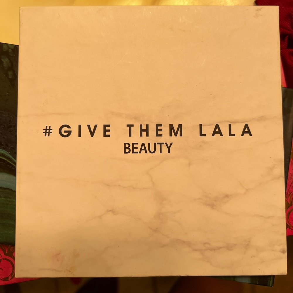 #Give them lala. The grown woman pallet. Never used